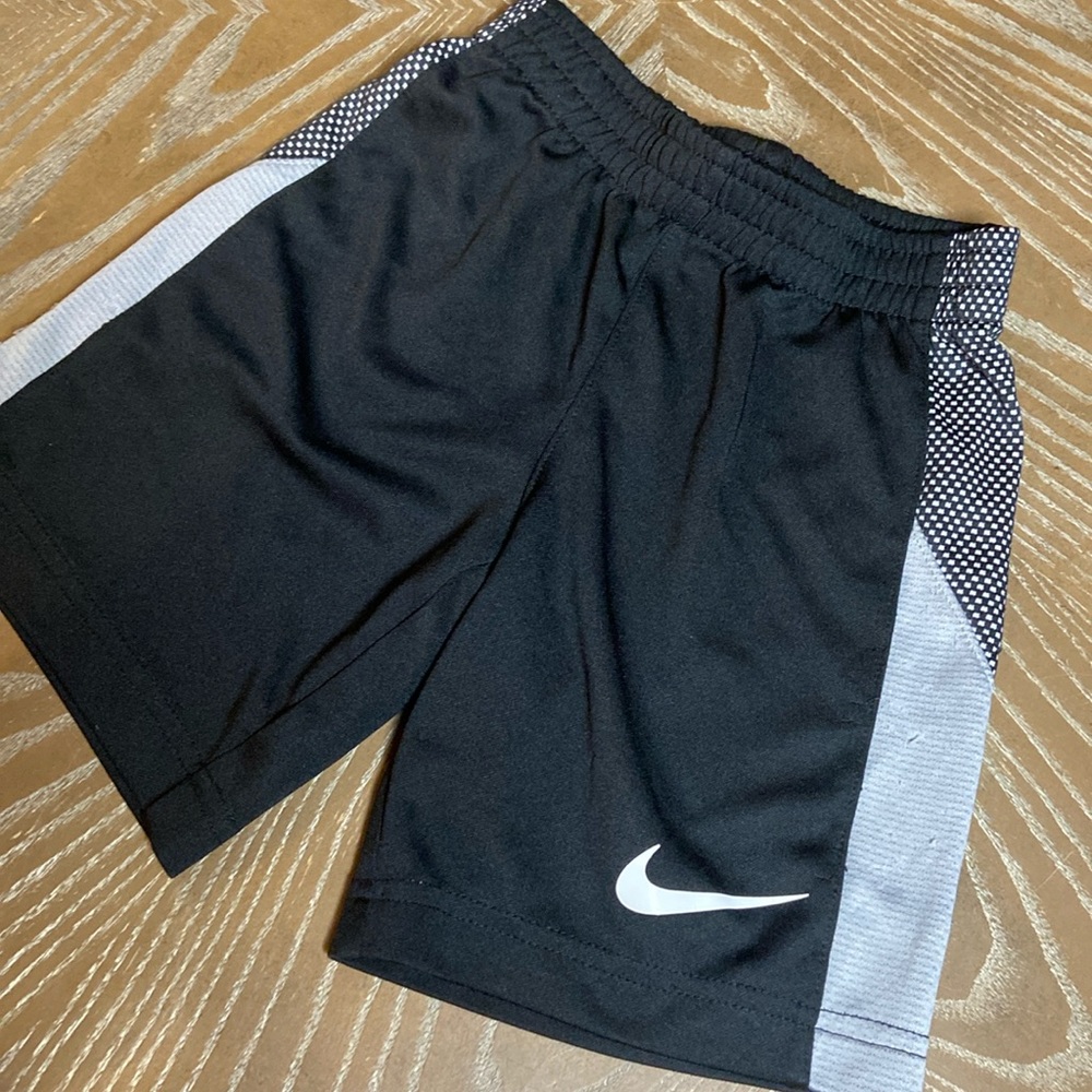 Nike Boy Swoosh Athletic Basketball Summer Shorts - Picture 6 of 7